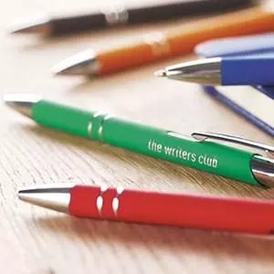 penne personalizzate con logo in metallo colorate con superficie gommata soft touch