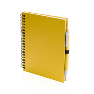 Quaderno personalizzato a spirale con copertina in cartone riciclato e penna in formato A5 KOGUEL MKT4729 - Giallo