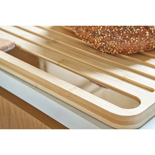 Tagliere in legno con coltello per il pane WERNER - dettaglio