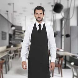 uomo in cucina con abbigliamento da lavoro cucina per brand identity