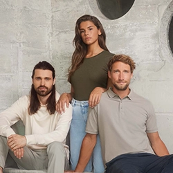 abbigliamento da lavoro estivo personalizzato