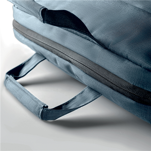 primo piano su zip e manici di borsa porta pc personalizzata primo piano su zip e manici di borsa porta pc personalizzata