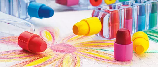 cancelleria per bambini personalizzata pastelli a cera colorati su fusto intercambiabile di plastica trasparente