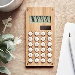 gadget ufficio calcolatrice personalizzata in bamboo 