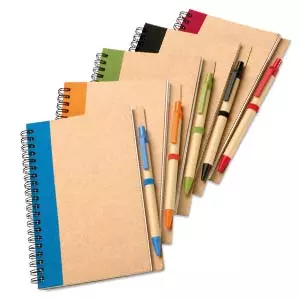 quaderni a spirale con penna in coordinato in cartone ecologico e pagine bianche