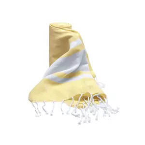 telo mare personalizzato fouta di colore giallo con righe e frange bianche su sfondo bianco